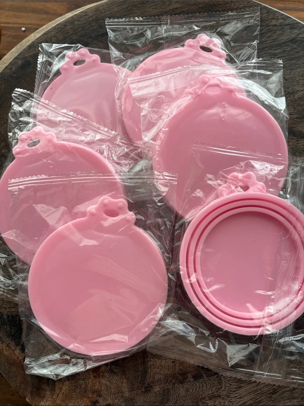 Universal pet can covers pink Silicone Lid Covers for pet food Pack of 6